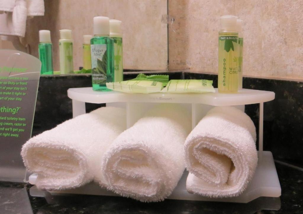 Holiday Inn Express Hays By Ihg Luaran gambar