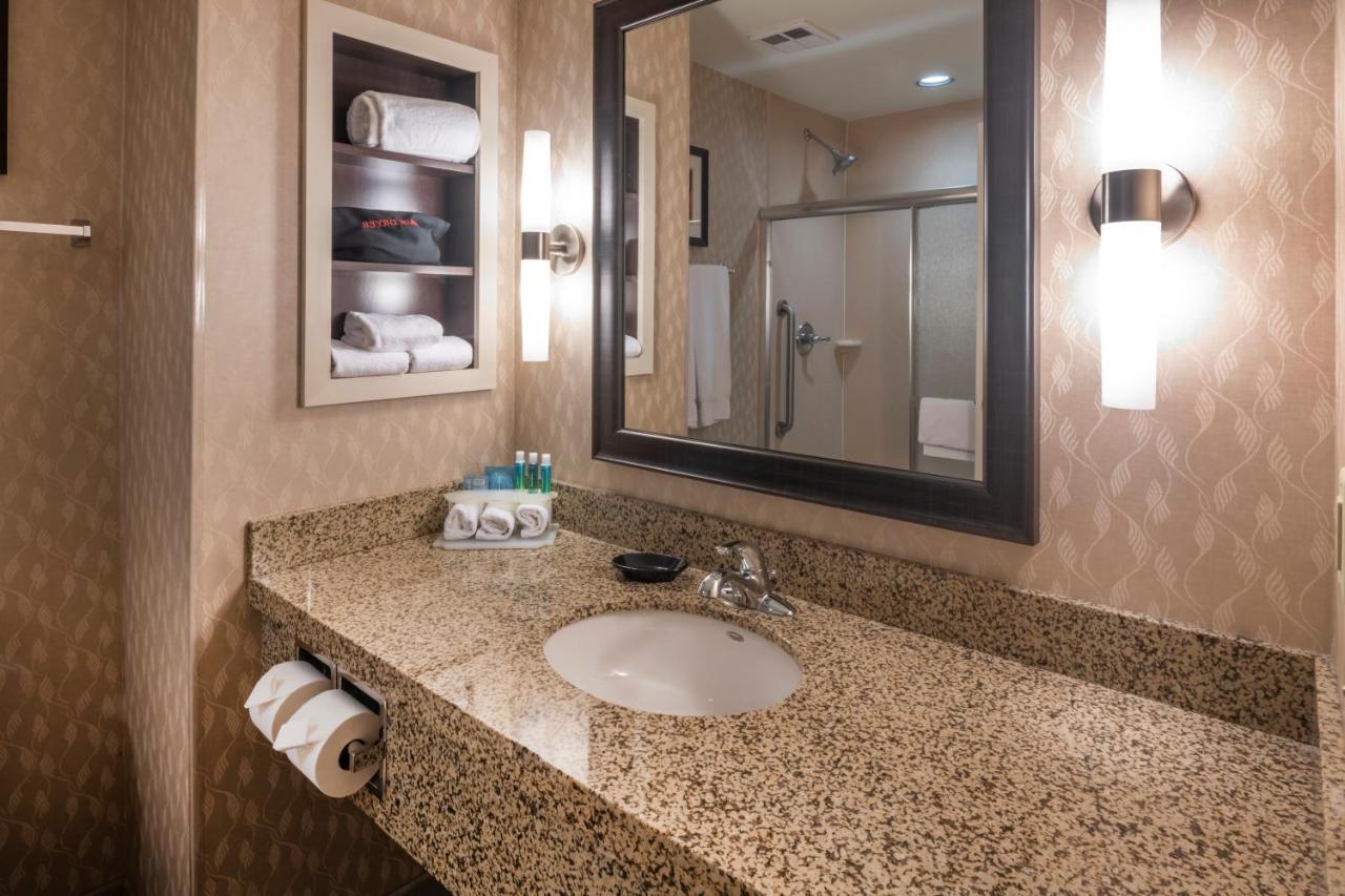 Holiday Inn Express Hays By Ihg Luaran gambar