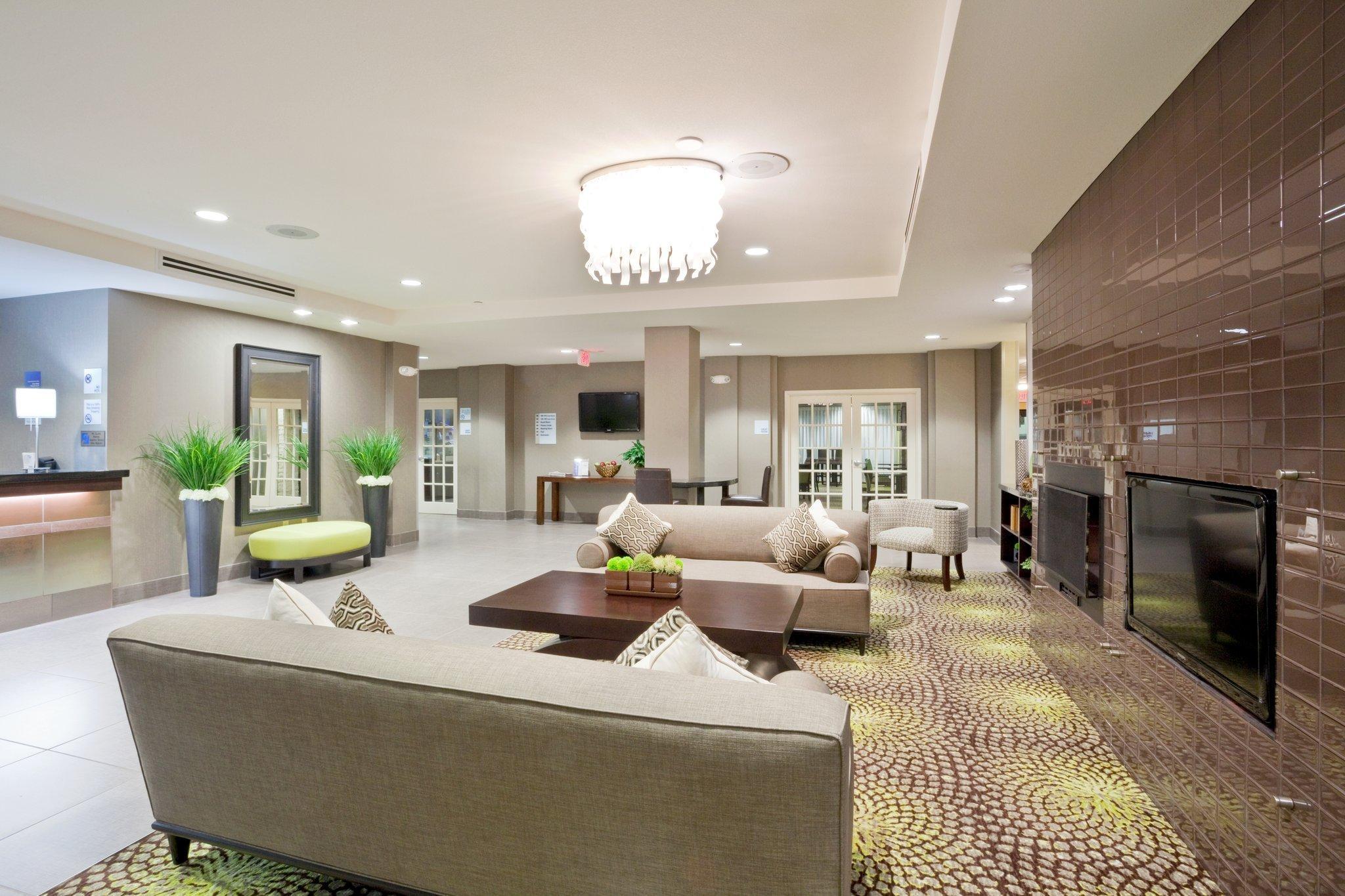 Holiday Inn Express Hays By Ihg Luaran gambar