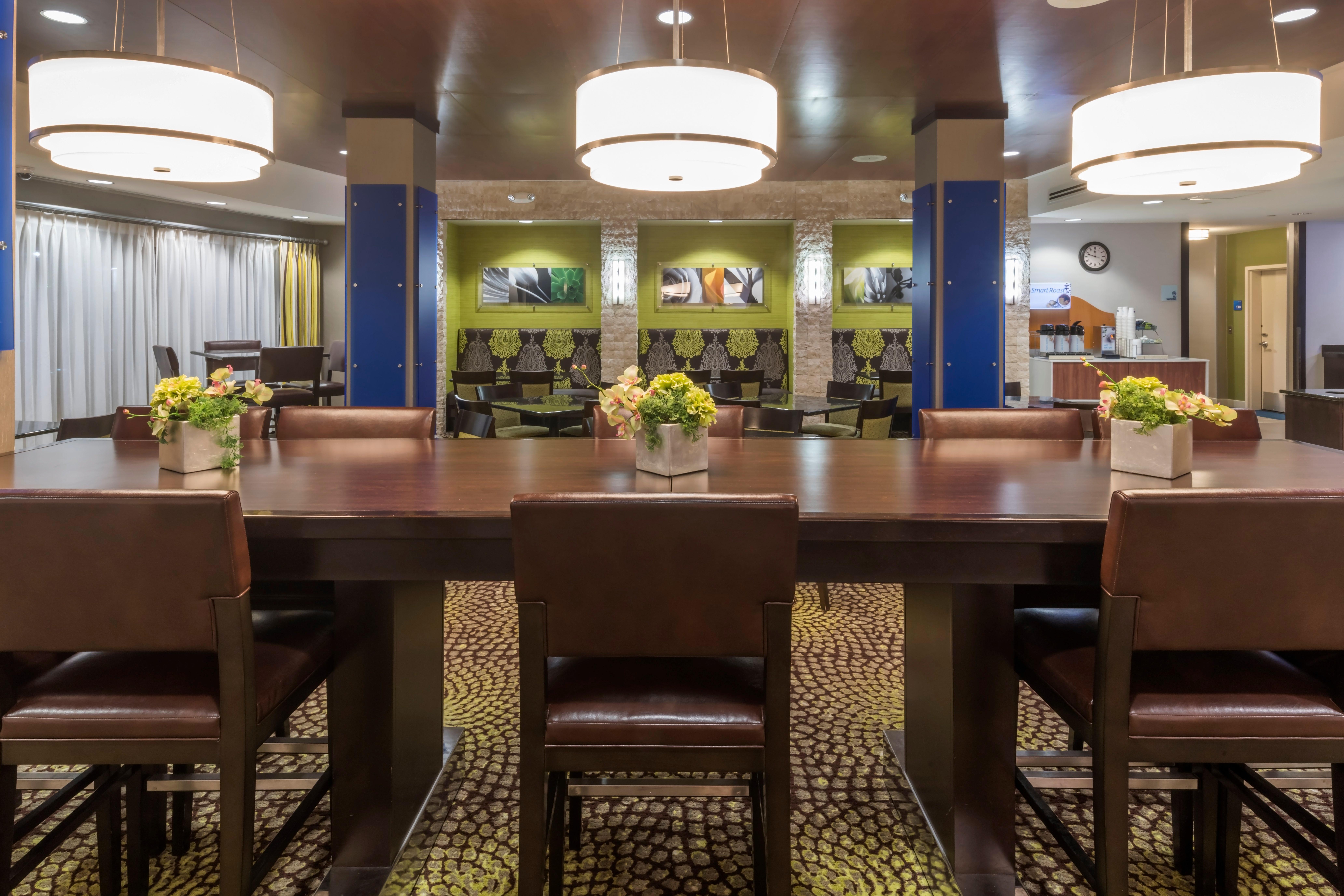 Holiday Inn Express Hays By Ihg Luaran gambar