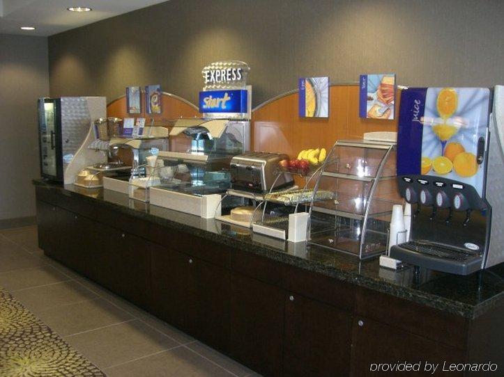Holiday Inn Express Hays By Ihg Restoran gambar