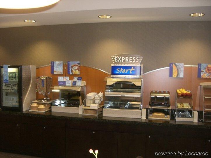 Holiday Inn Express Hays By Ihg Restoran gambar